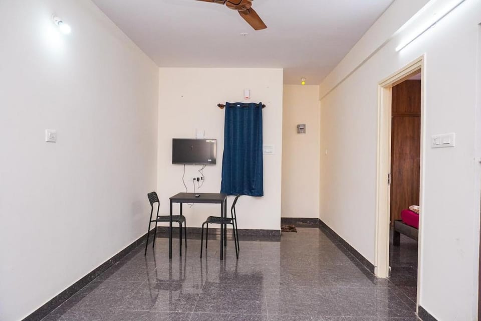 Cozy 1bhk 2km From Hosa Road Metro 102 Apartment in Bengaluru