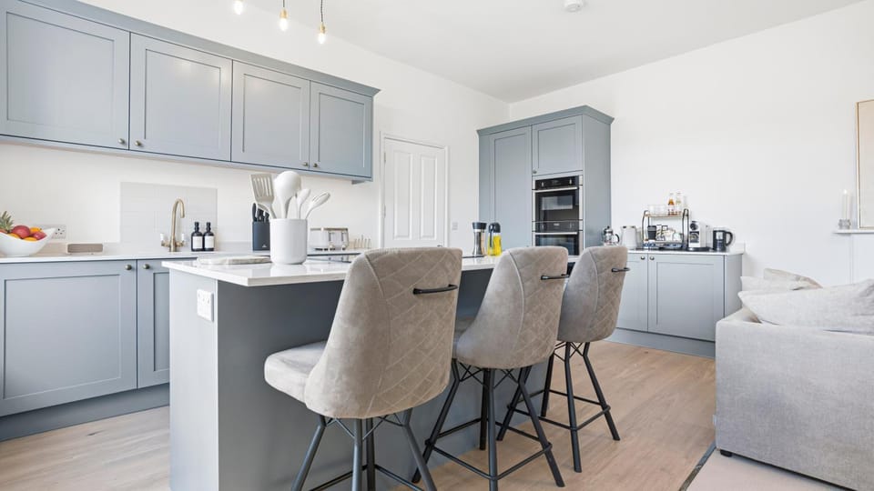 Seating area, Dining area, kitchen