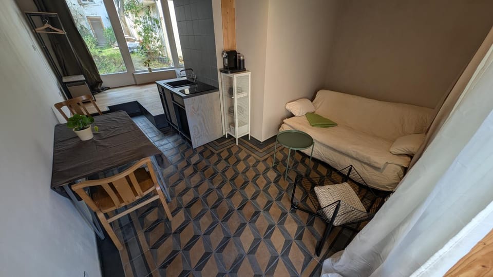 Kitchen or kitchenette, Seating area, Dining area