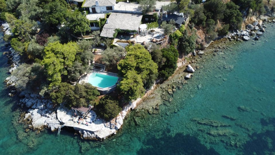 Property building, Natural landscape, Bird's eye view, Beach, Sea view