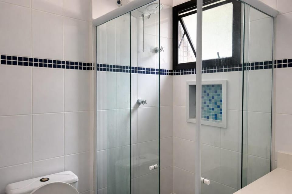 Riviera de São Lourenço Apartamento - 300m da Praia - Serviço de praia Apartment in Bertioga