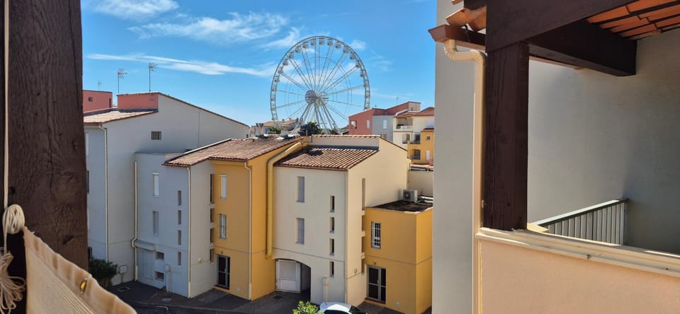 Port Richelieu 120, T3 petite vue port, piscine, parking Apartment in Agde