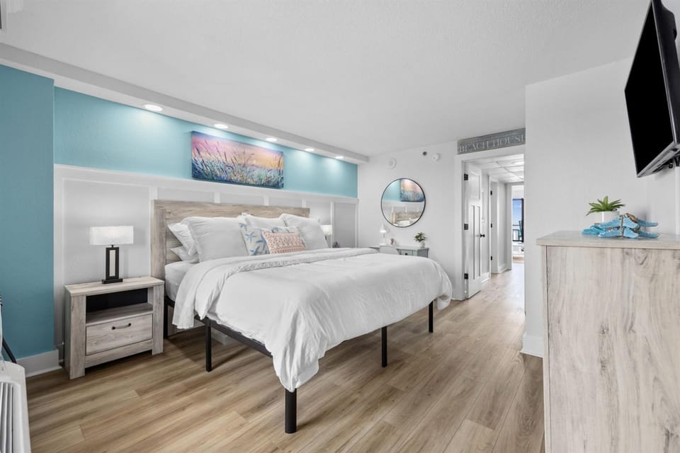 Casta Waves Oceanfront Escape w Pools View Apartment in Myrtle Beach