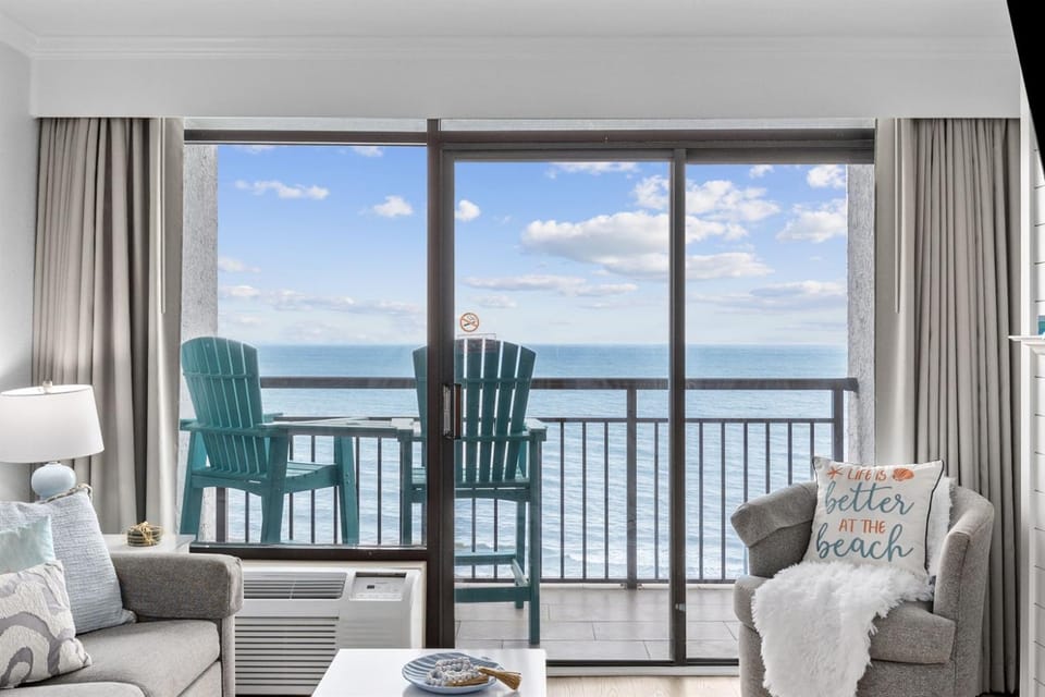 Casta Waves Oceanfront Escape w Pools View Apartment in Myrtle Beach