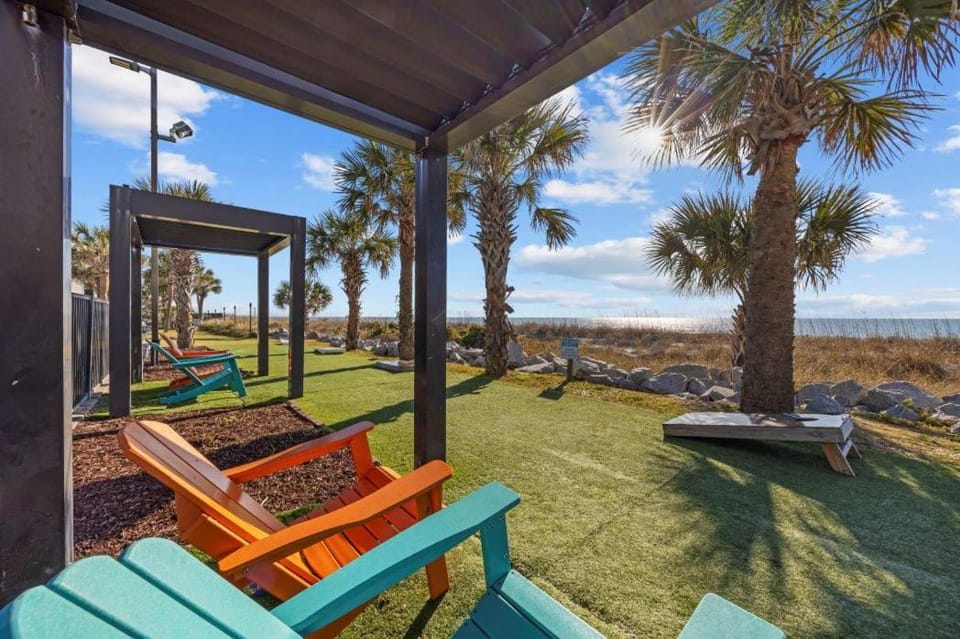 Stunning Oceanfront Condo Pools, Views & Beach Apartment in Myrtle Beach