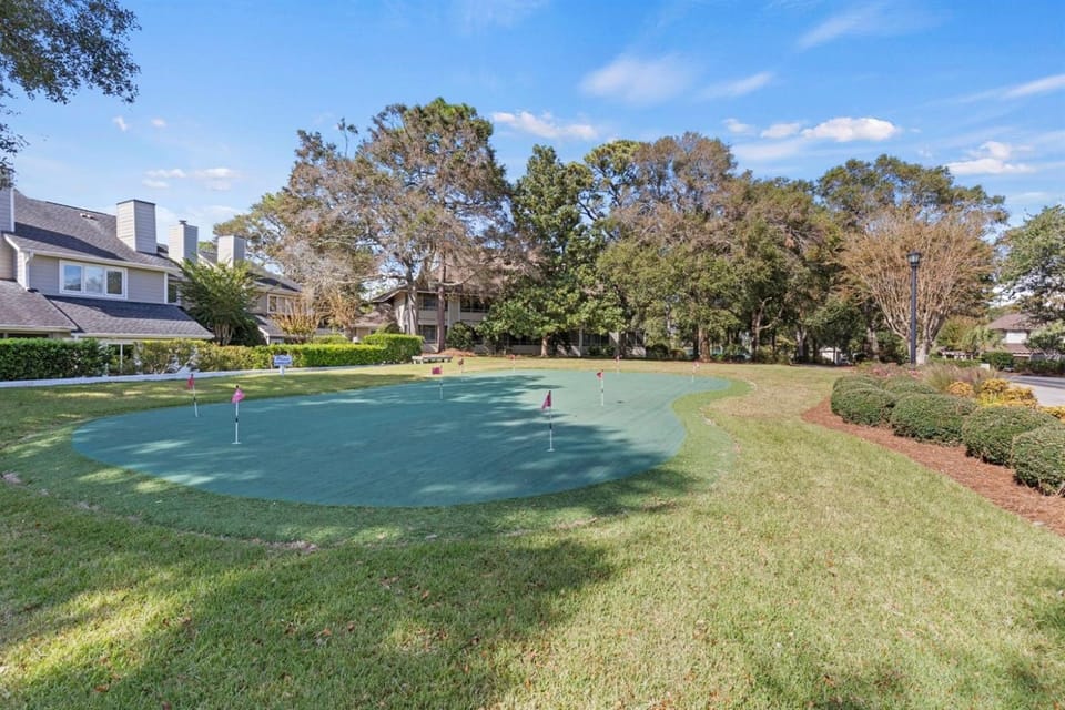 Peaceful Beach Getaway Near Golf & Dining Apartment in Briarcliffe Acres