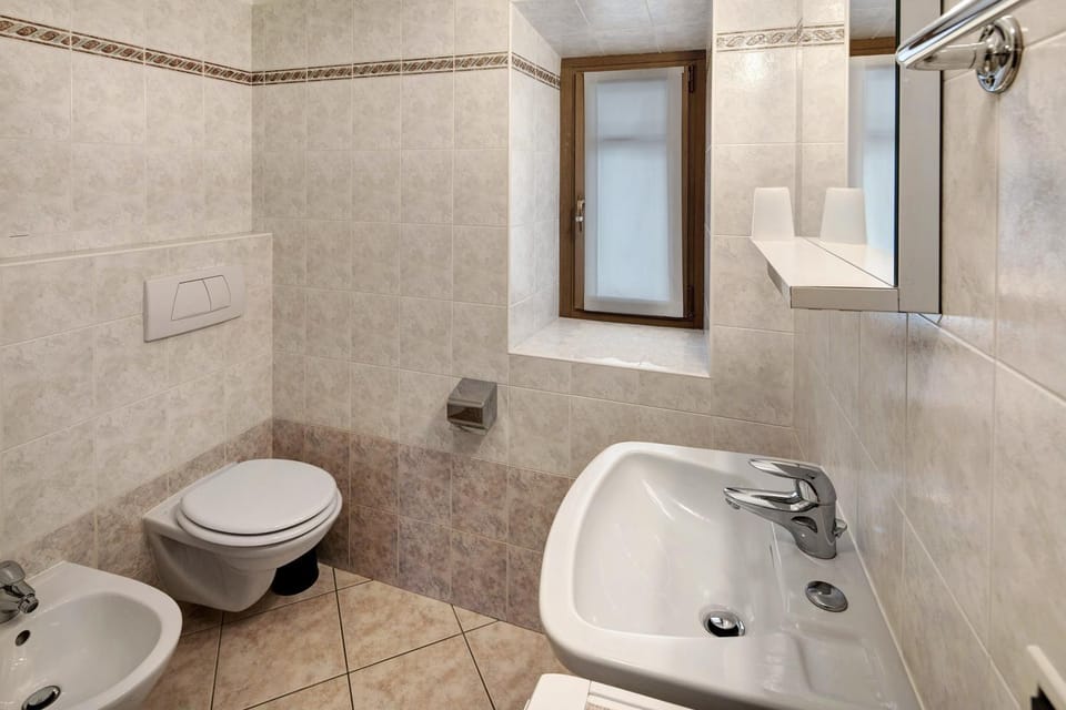 Bathroom, Living room