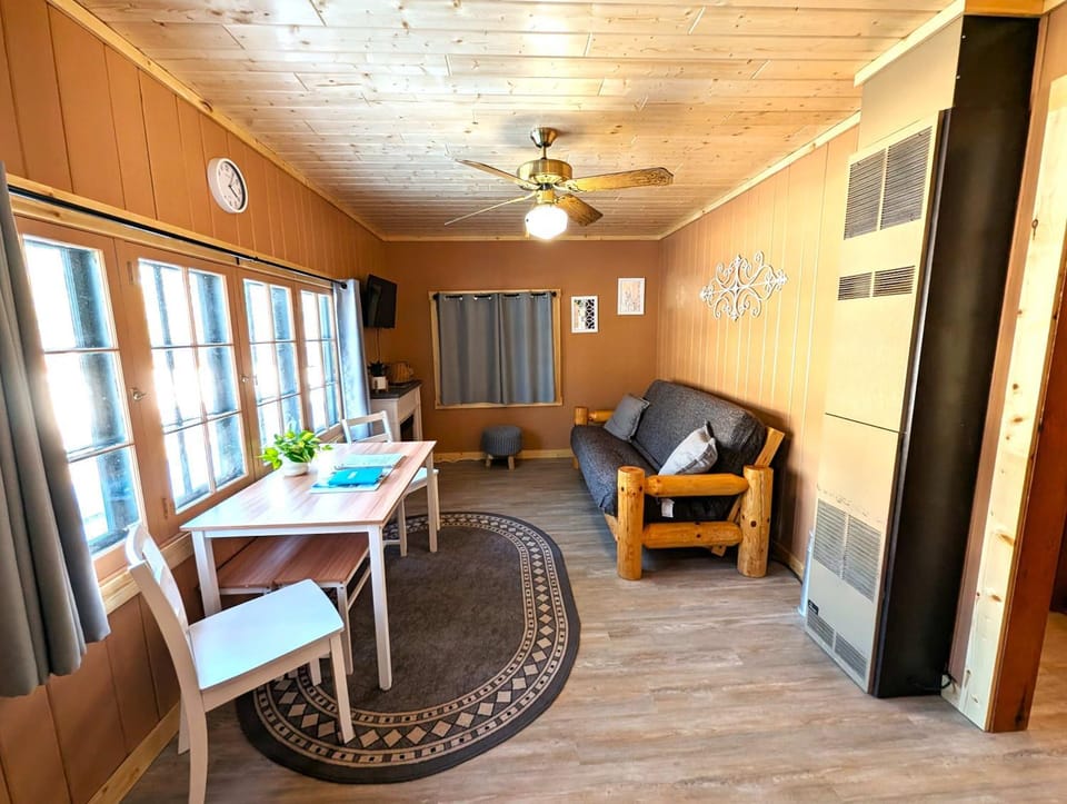 2BR 1BA Cabin #2 Riverside Point Resort Cabin in Park Rapids