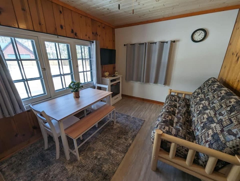 2BR 1BA Cabin #3 Riverside Point Resort Cabin in Park Rapids