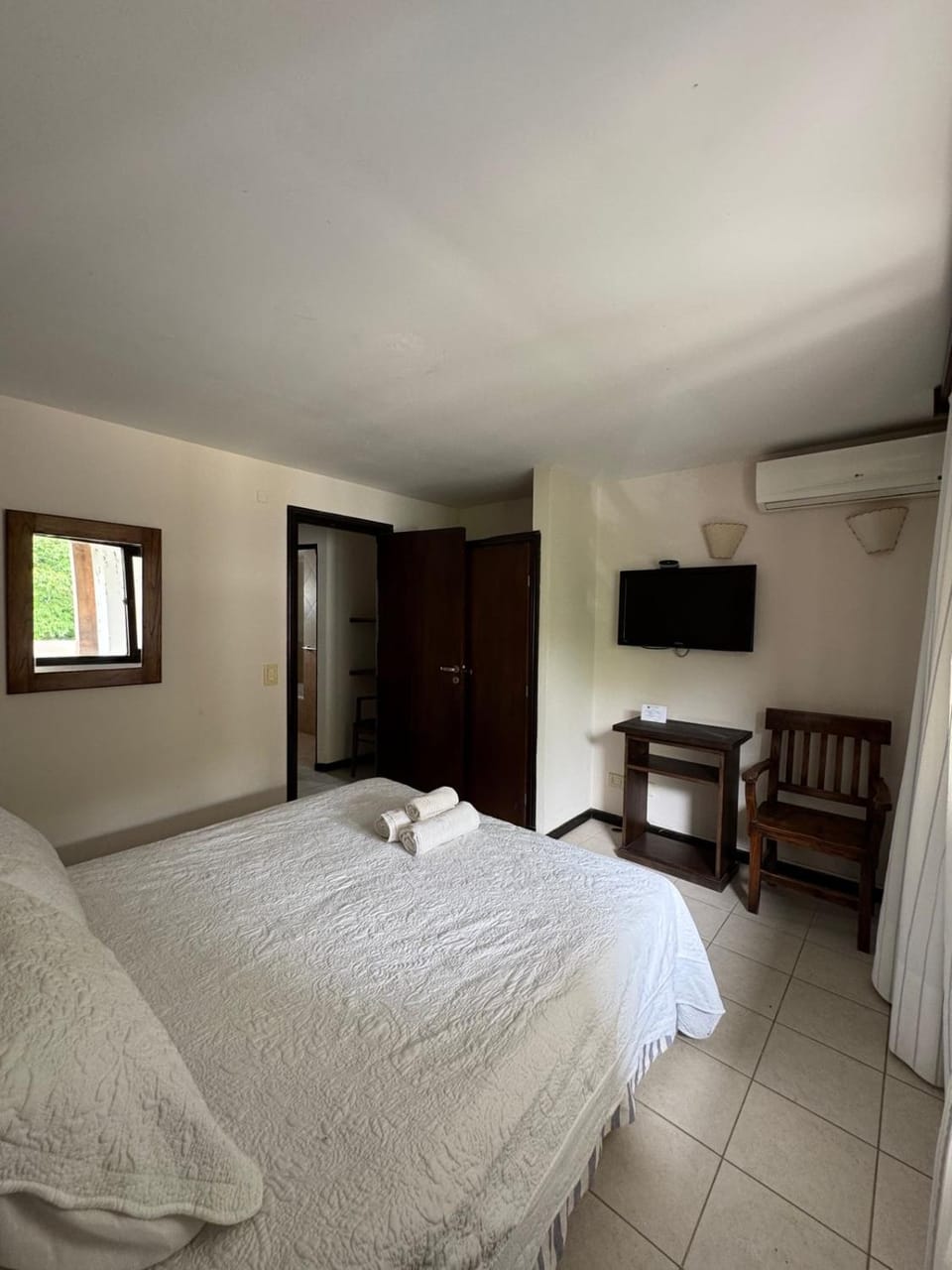 Bed, TV and multimedia