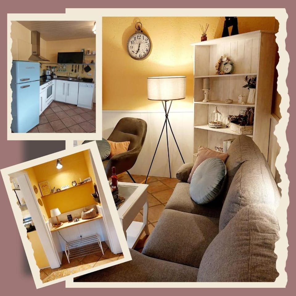 Kitchen or kitchenette, Living room, Photo of the whole room, Seating area, pet friendly