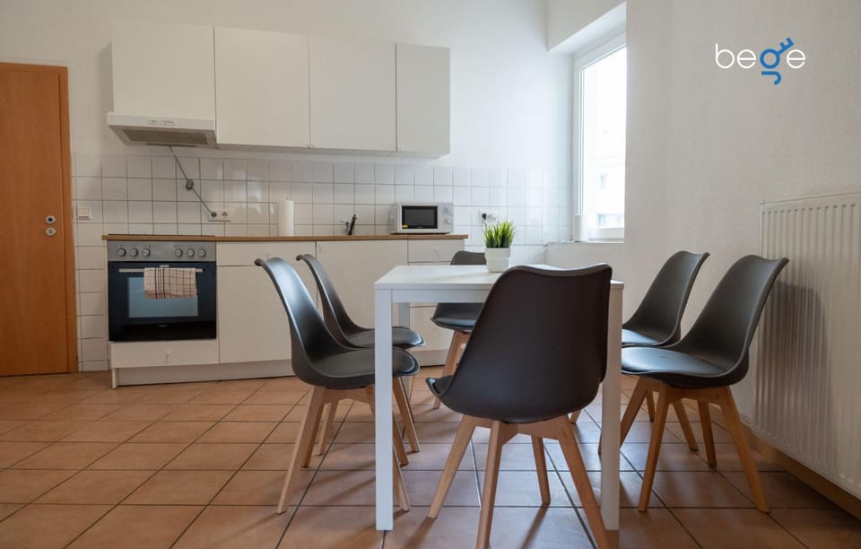 Kitchen or kitchenette, stove, kitchen