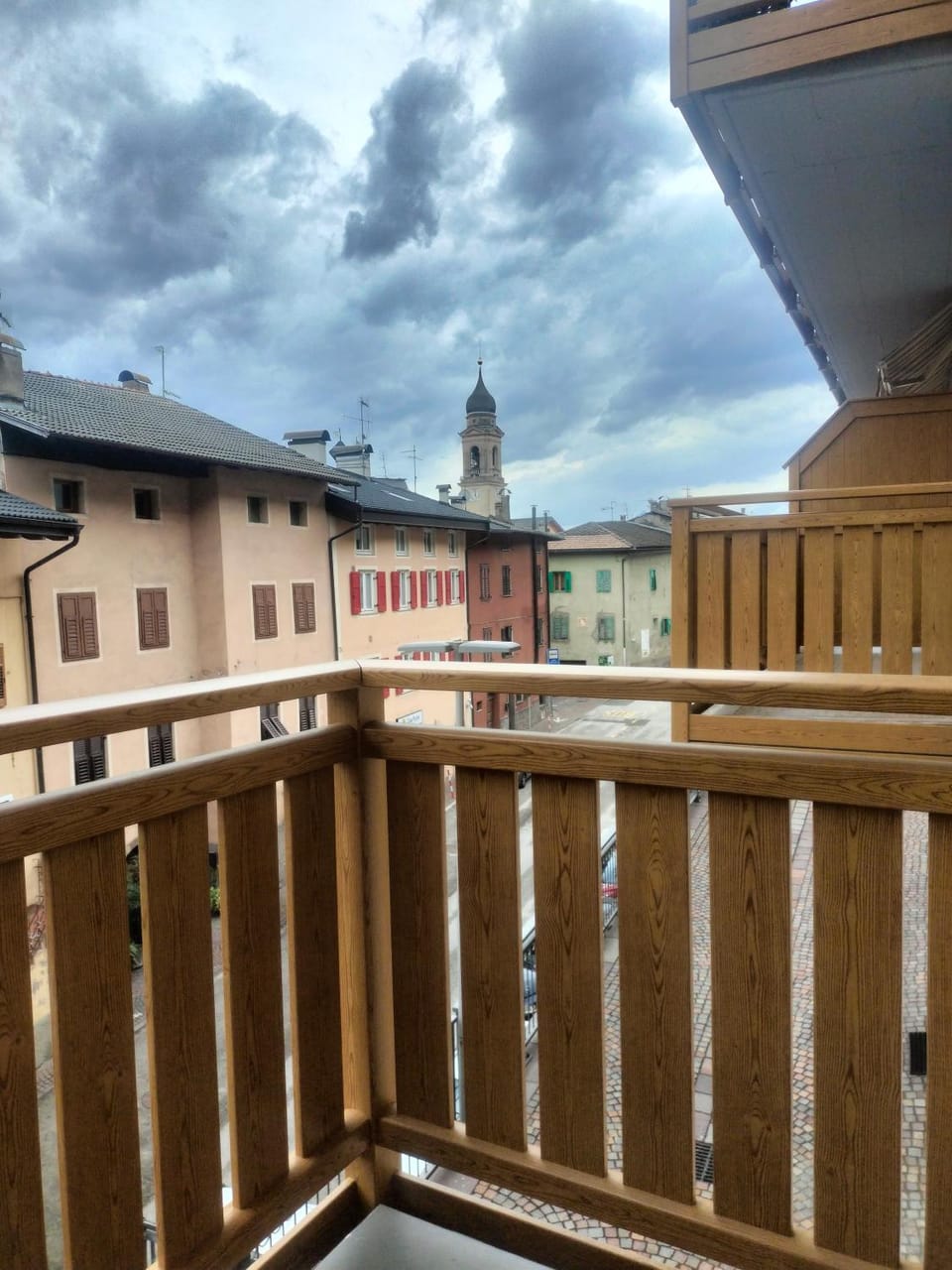 Balcony/Terrace, Street view