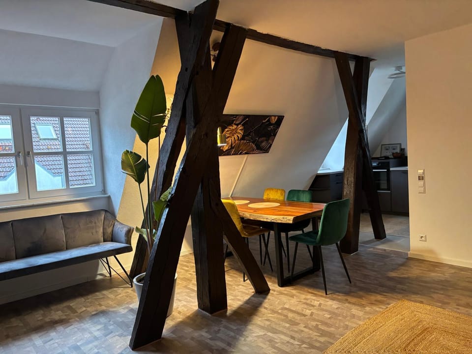 Seating area, Dining area
