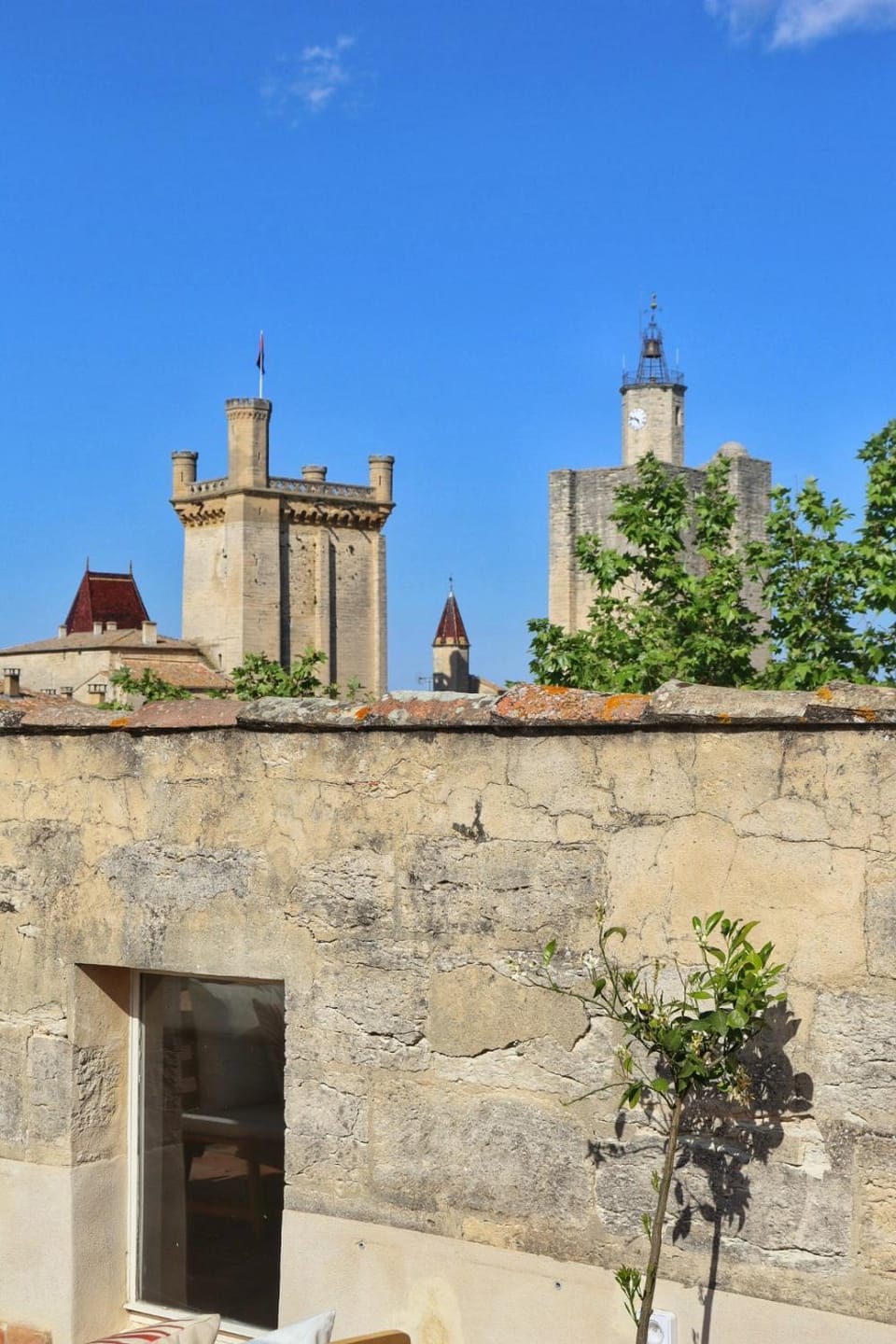 Uzès Place aux Herbes - Le Belvédère - Rooftop unique et Clim - Appartement d'exception Apartment in Uzes