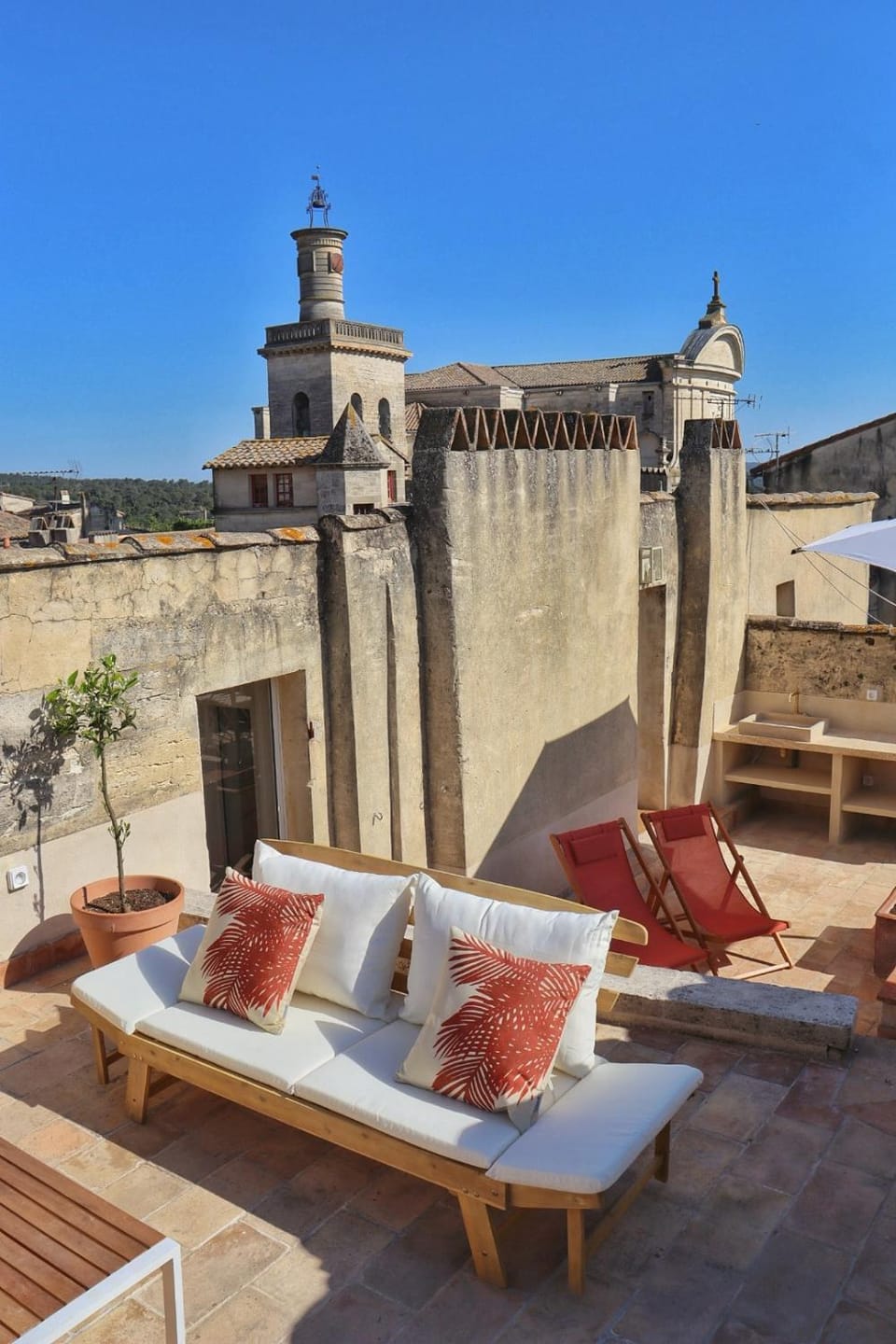 Uzès Place aux Herbes - Le Belvédère - Rooftop unique et Clim - Appartement d'exception Apartment in Uzes