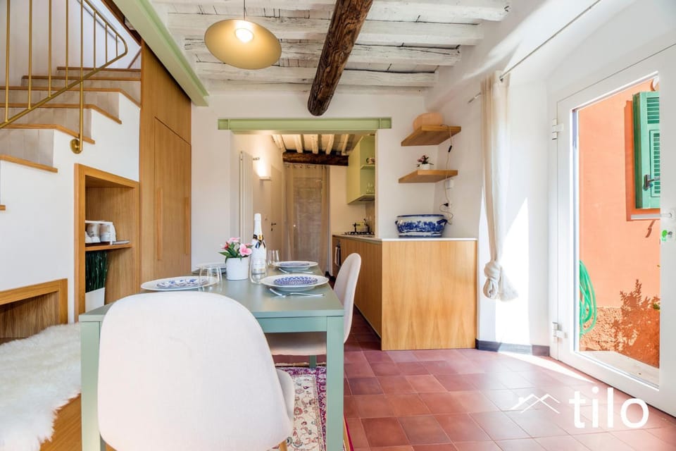Kitchen or kitchenette, Dining area, minibar, pet friendly, stove