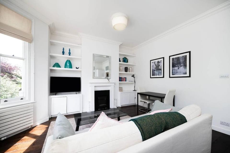 Maida Vale Spacious Apartment BeeMyGuest Apartment in City of Westminster