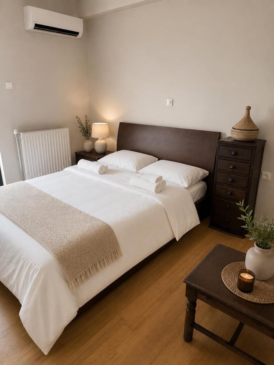Bed, Photo of the whole room, Bedroom, air conditioner