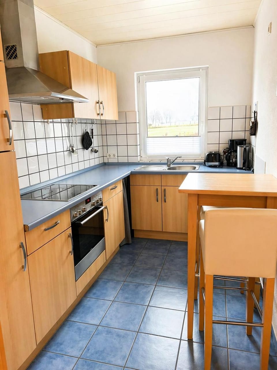 Kitchen or kitchenette, Dining area, dishwasher, oven, stove, toaster