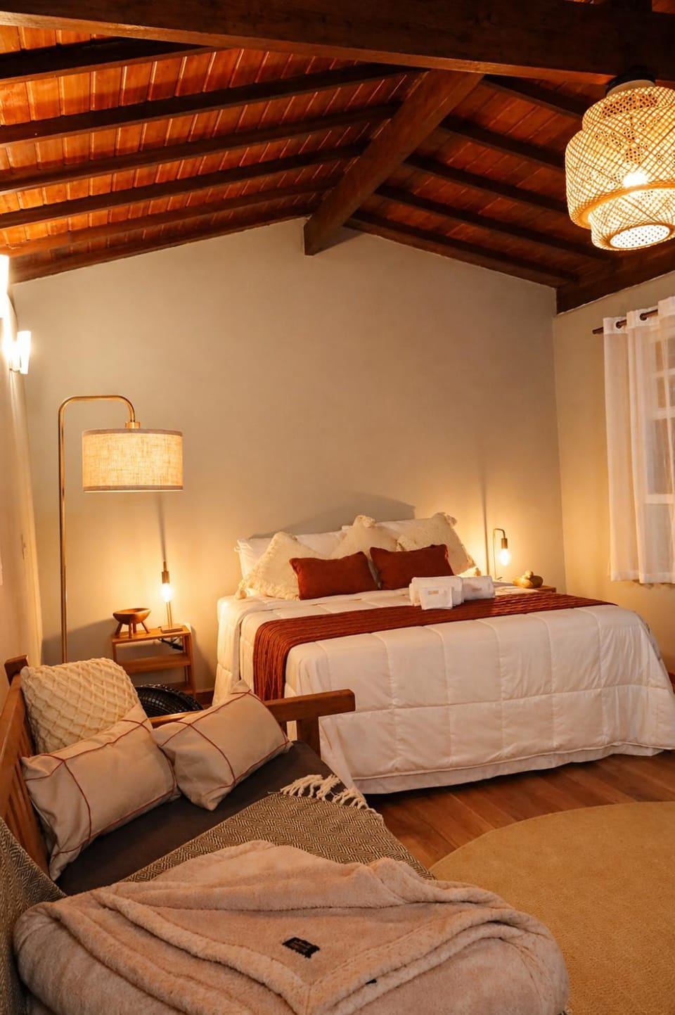 Bed, Photo of the whole room, Bedroom