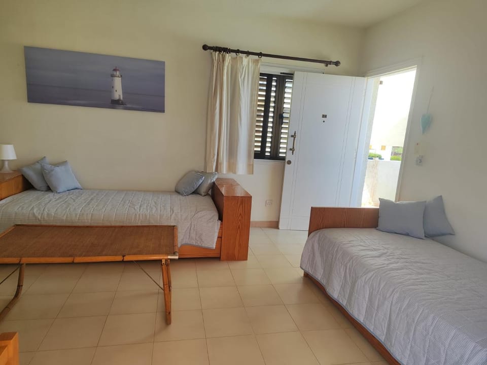 Bed, Living room