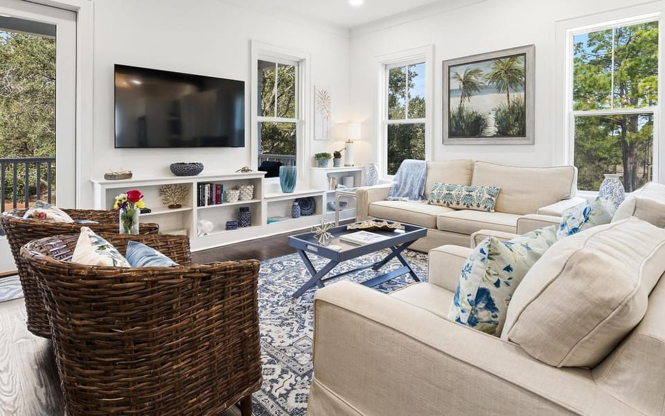 Communal lounge/ TV room, TV and multimedia, Living room, Seating area