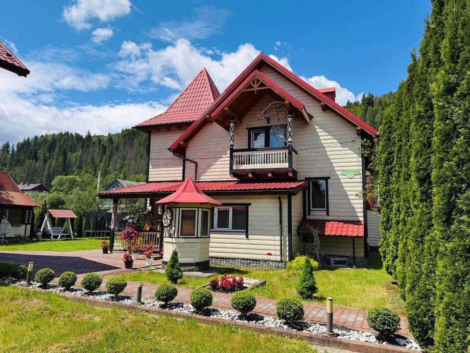 Карпатський рай House in Ukraine