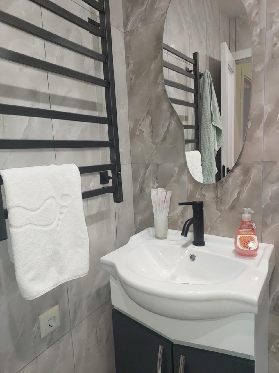 Bathroom, towels
