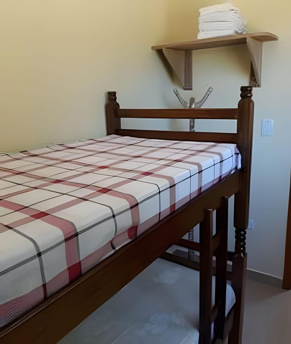 Sítio com riacho no quintal, rede e churrasqueira Apartment in State of Rio de Janeiro