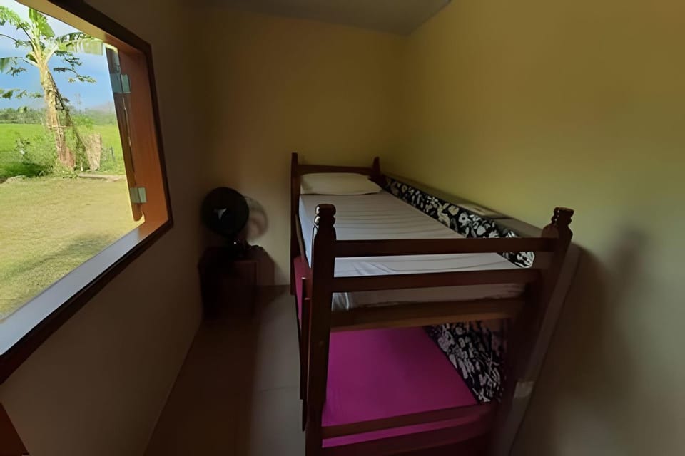 Sítio com riacho no quintal, rede e churrasqueira Apartment in State of Rio de Janeiro