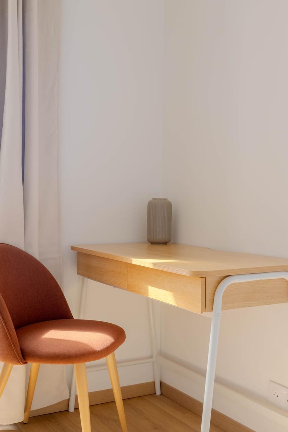 Seating area, Bedroom