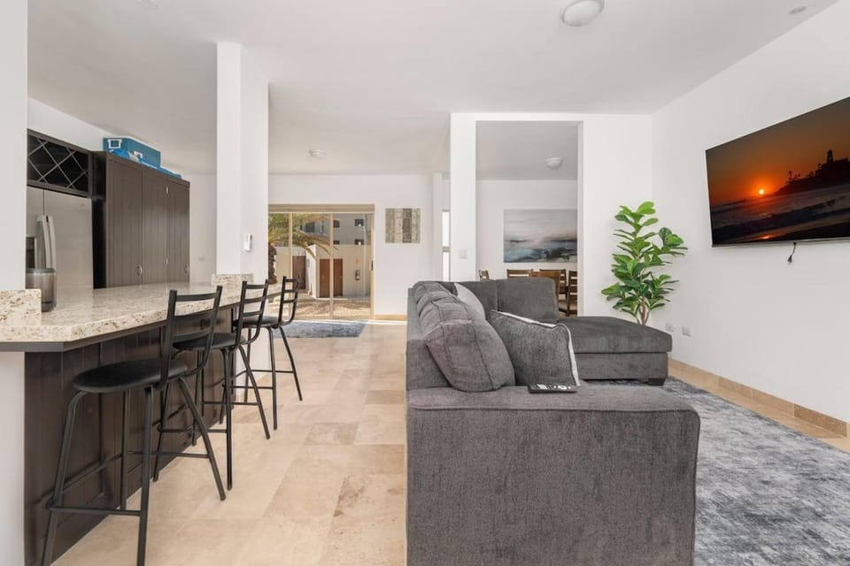 TV and multimedia, Living room, Dining area