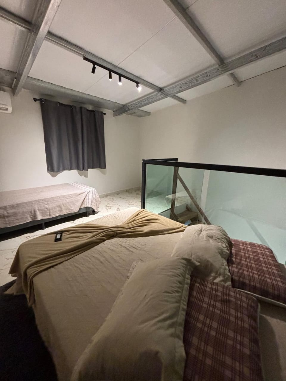 Loft 05 - Ar condicionado ao lado do Camaru, próximo ao UMC e shopping Apartment in Uberlândia