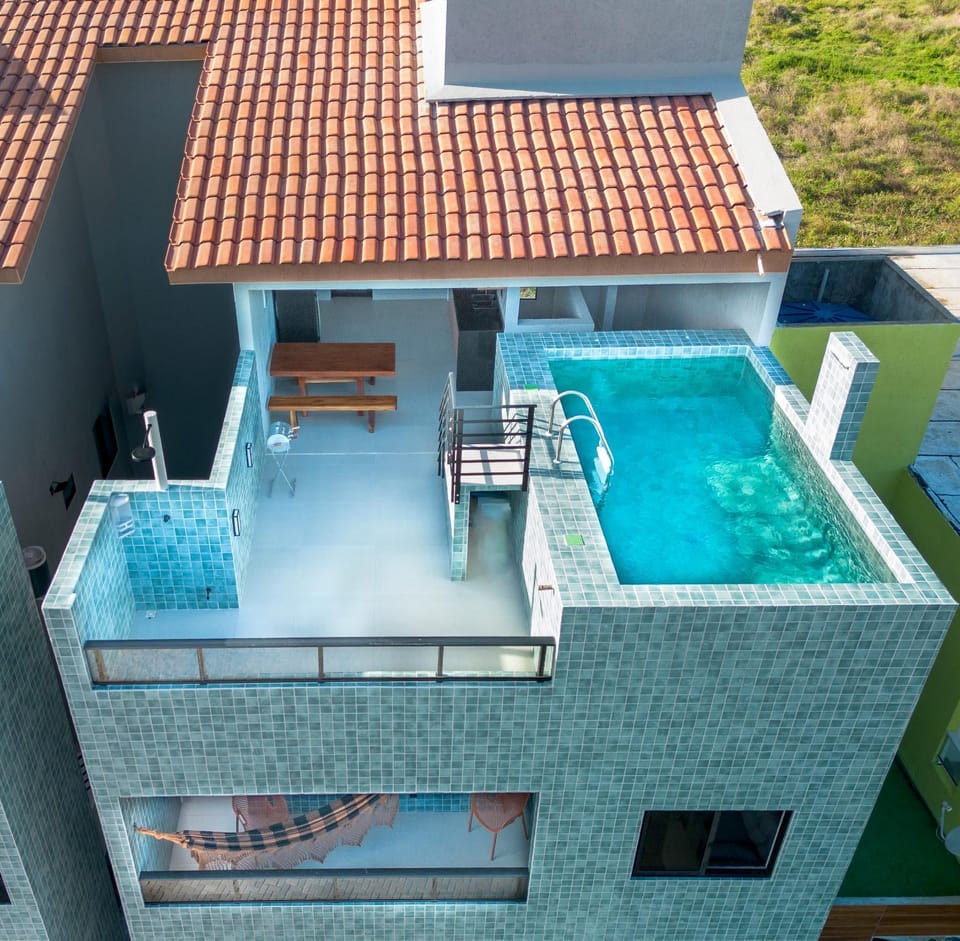 Cobertura privativa, Piscina, Área Gourmet, Cervejeira, Smart TV, Churrasqueira, Home Office, 3 Banheiro, 2 Quartos Apartment in State of Alagoas, Brazil