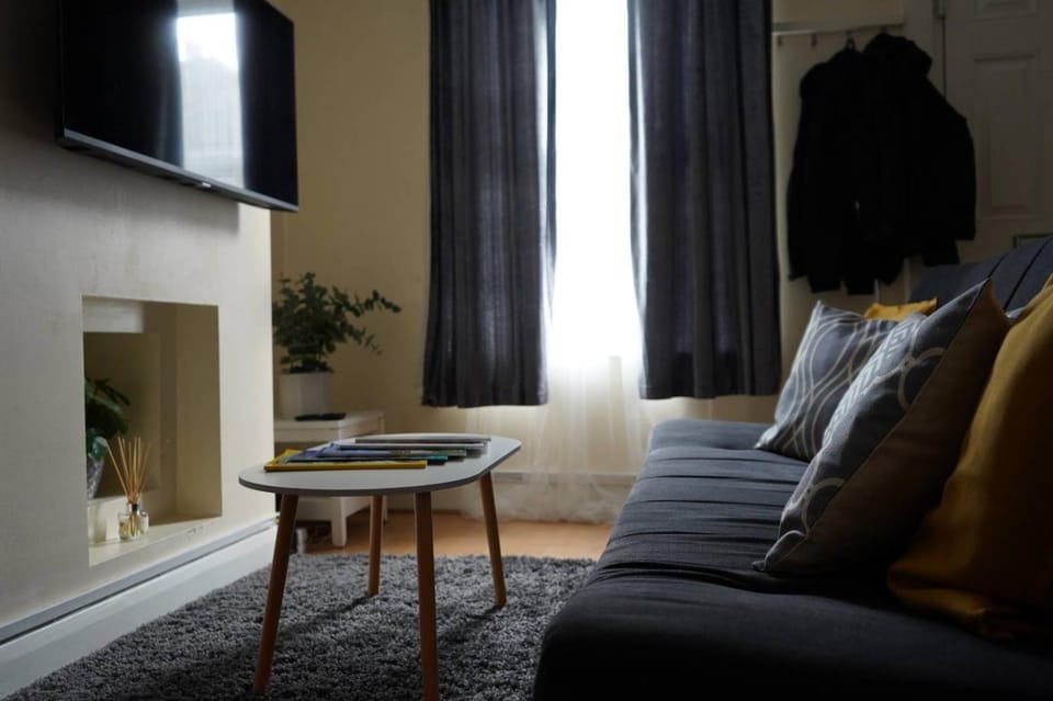 Cozy Gravesend Retreat with 2 Bedrooms House in Gravesend