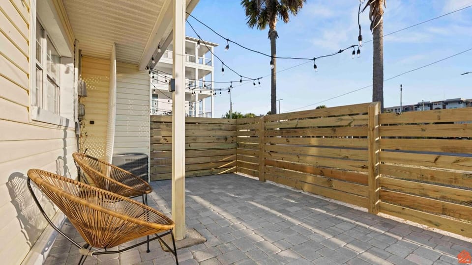 The Hideout Okaloosa Island 2BR Beach Cottage Apartment in Okaloosa Island