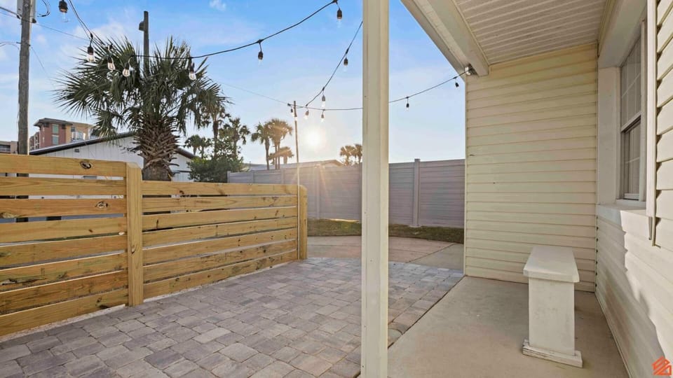 The Hideout Okaloosa Island 2BR Beach Cottage Apartment in Okaloosa Island