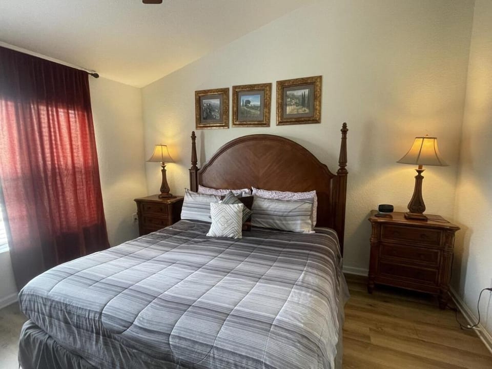 Resort Access Windsor Hills Townhome with Pool Beds for 8 House in Windsor Hills