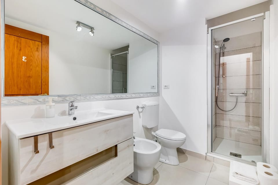 DAMA PROPERTY - Trastevere Homestay Apartment in Rome