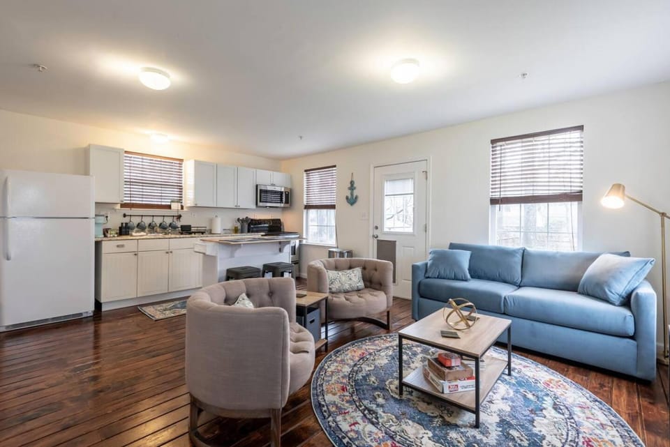 Kitchen or kitchenette, Living room, Dining area