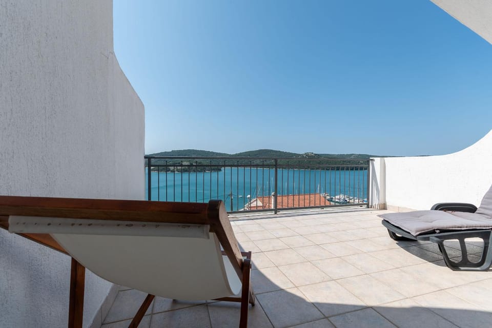 View (from property/room), Balcony/Terrace, Sea view, Area and facilities