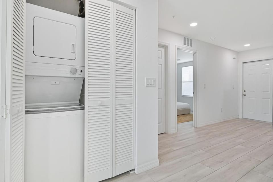 Cozy Coastal 2 Bedroom Apartment Apartment in Cape Coral