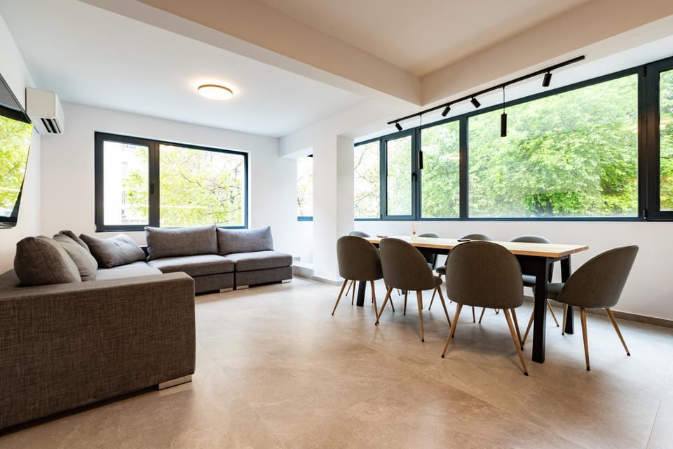 Communal lounge/ TV room, Living room, Seating area, Dining area