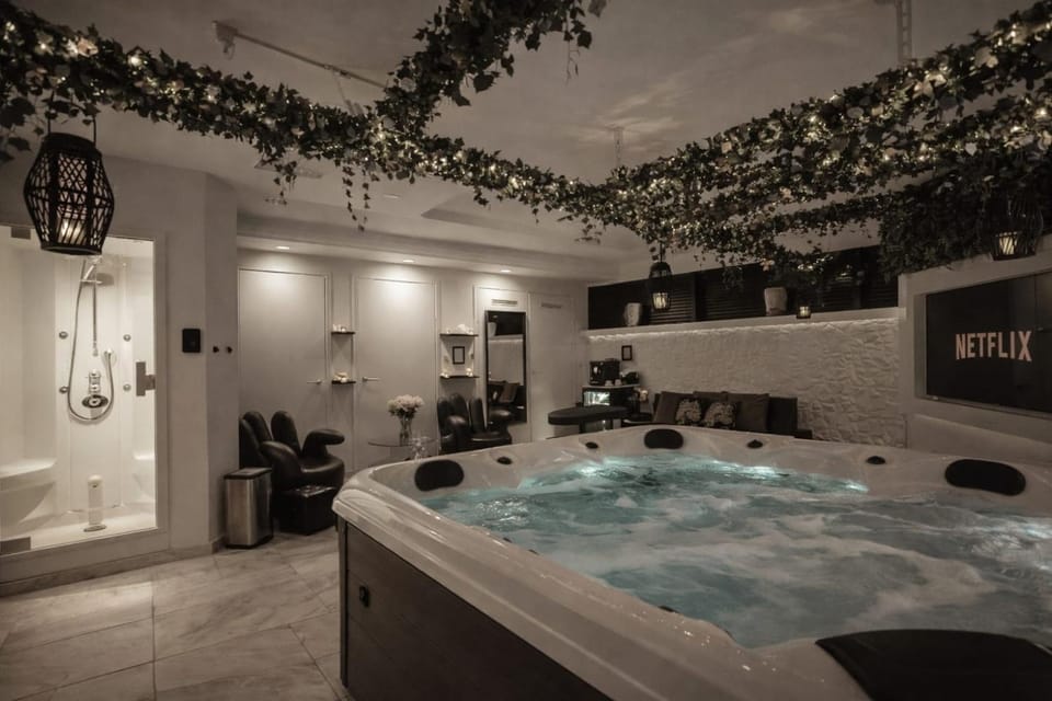 B&W Malina Jacuzzi Suite Bed and Breakfast in Flevoland, Netherlands