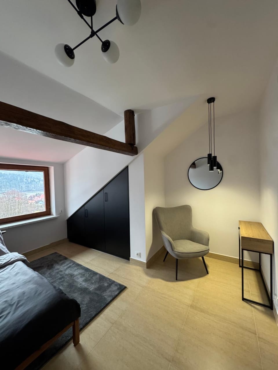 Photo of the whole room, Bedroom