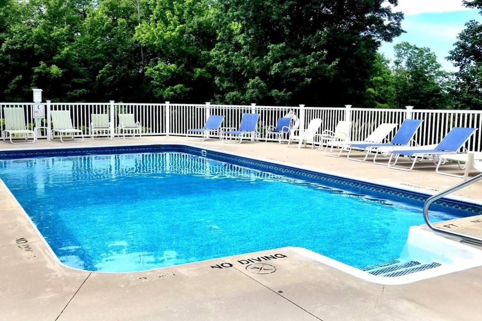 Activities, Pool view