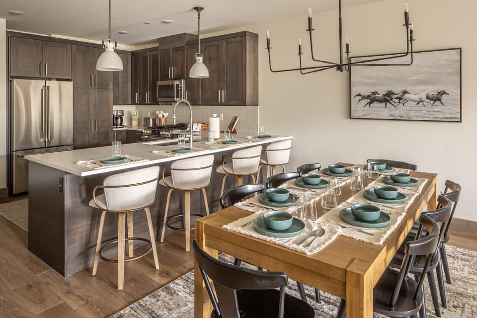 Kitchen or kitchenette, Dining area, furniture, microwave