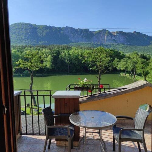 Villa Tópart vendégház Villa in Hungary