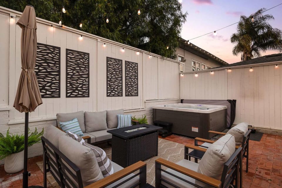 Walk to beach Villa Luxury Home House in Point Loma